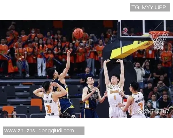 CBA季后赛激战广东队对决北京队谁能笑到最后